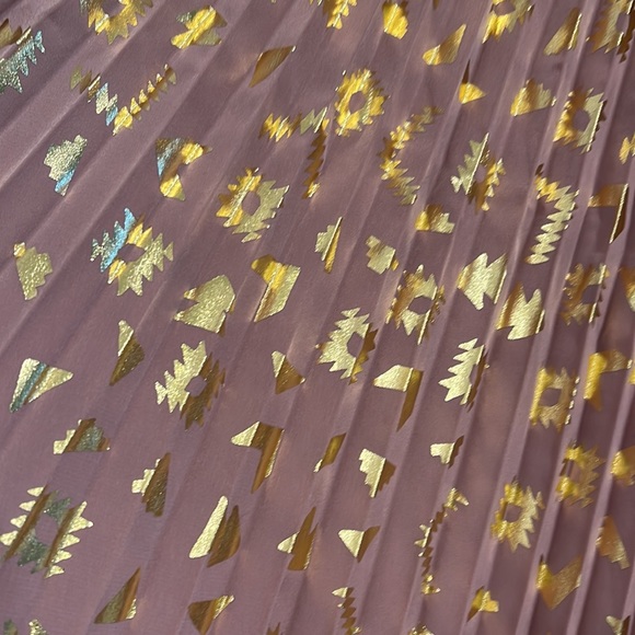 🥳5 for $25 sale! #5for25 Beautiful Lola skirt. Never worn. Washed once. - Picture 2 of 4